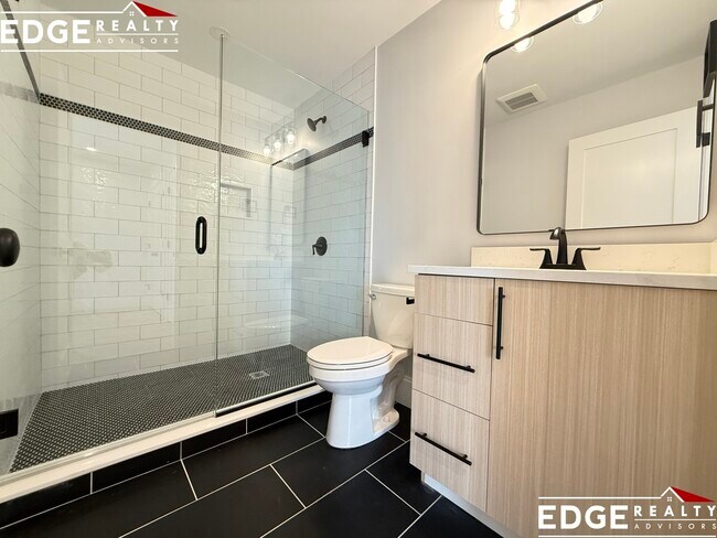 353 Market St, Unit 204 in Boston, MA - Building Photo - Building Photo