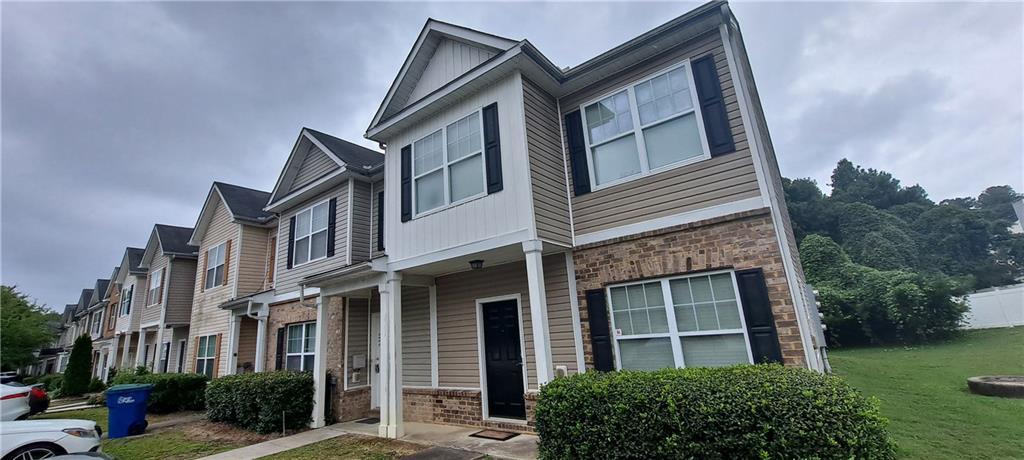 2392 Bigwood Trail in Atlanta, GA - Building Photo