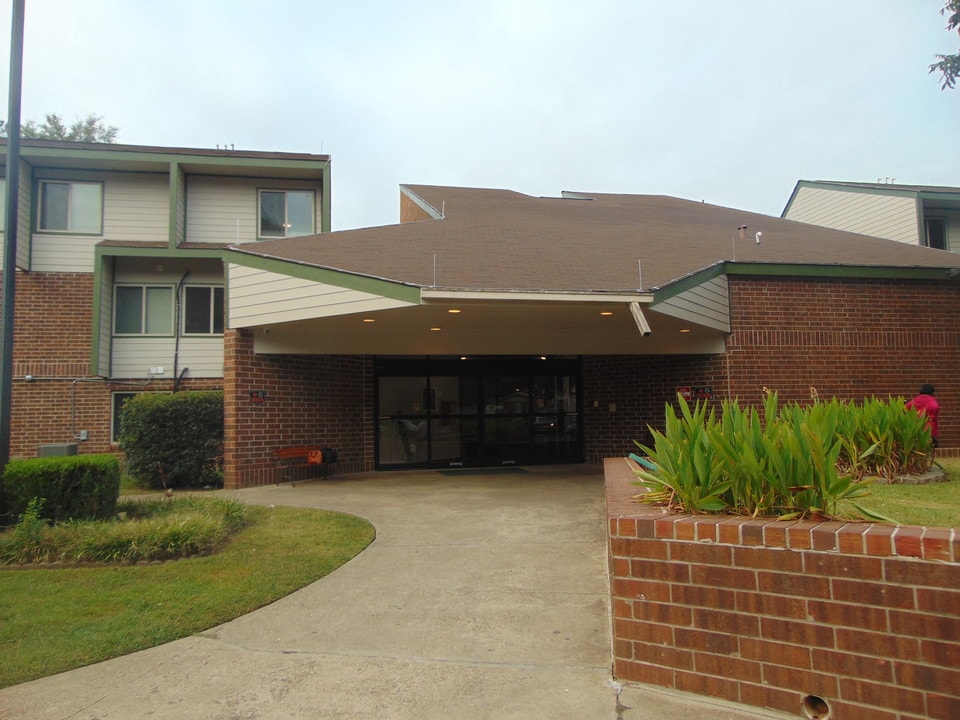 Bond House Senior Apartments in Bastrop, LA - Building Photo