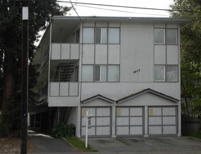 1804 Santa Clara Ave in Alameda, CA - Building Photo - Building Photo