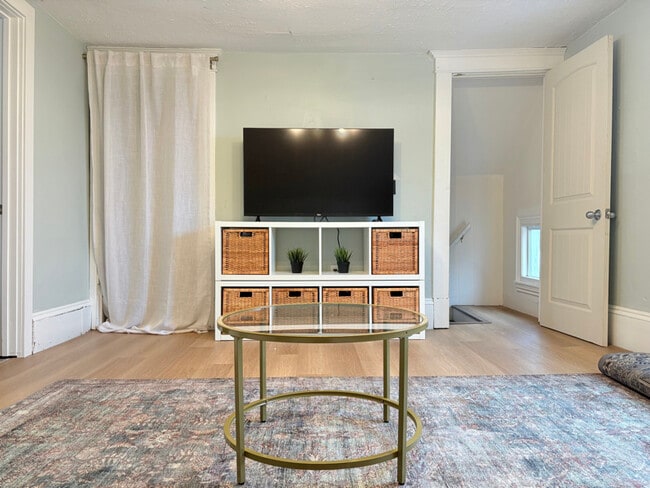 property at 846 Lafayette Ave NE