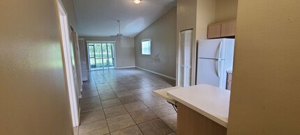 718 Bobcat Ct in Kissimmee, FL - Foto de edificio - Building Photo