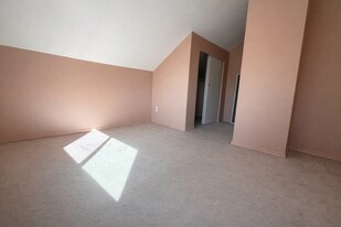 13601 SE 266th St in Kent, WA - Building Photo