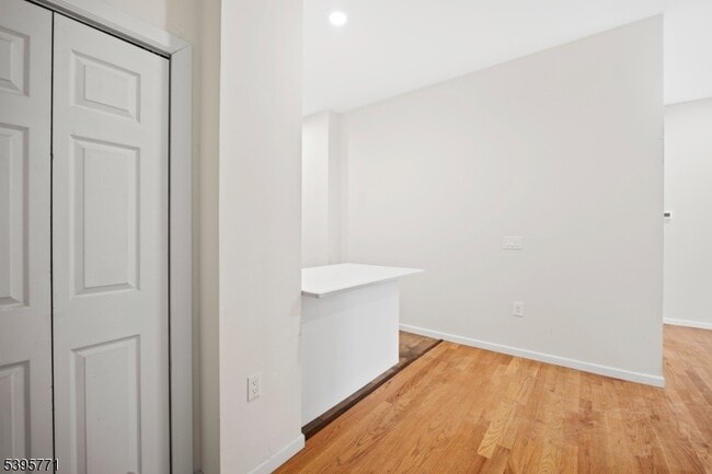 176 Union Ave in Rutherford, NJ - Building Photo - Building Photo