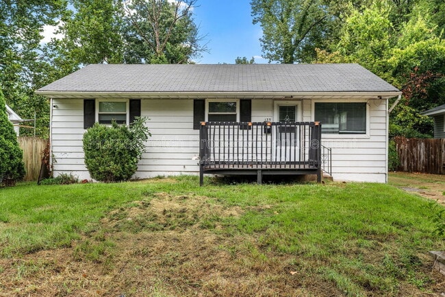 property at 135 Dundee Cir