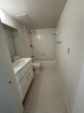5717 SW 72nd St in Miami, FL - Building Photo - Building Photo