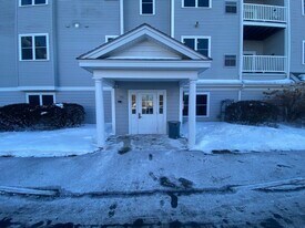 122 Coliseum Ave in Nashua, NH - Building Photo