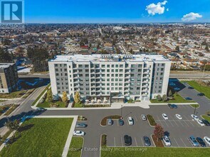 155 Greenbrier Rd in Cambridge, ON - Building Photo - Building Photo