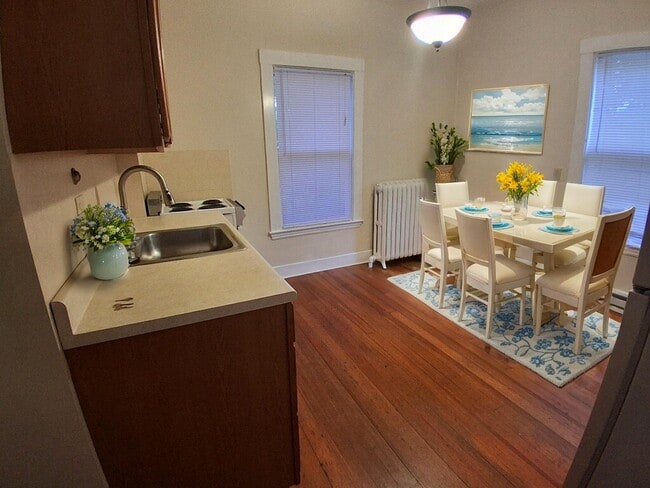 283 Vinton St, Unit A in Melrose, MA - Building Photo - Building Photo