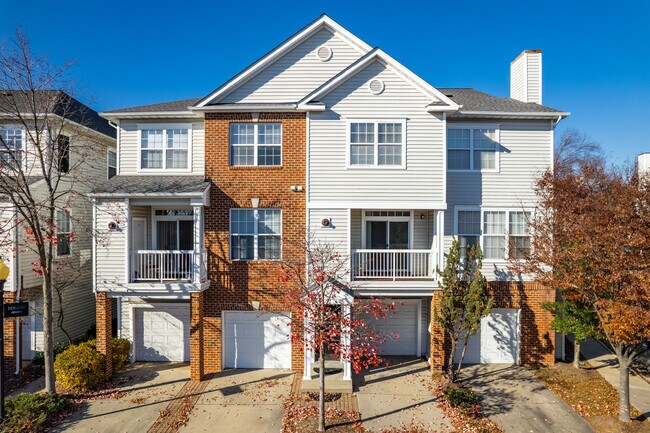 Fox Mill Station in Herndon, VA - Building Photo - Building Photo