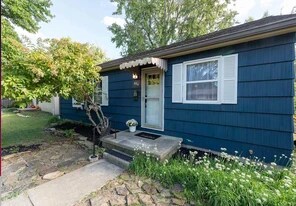 904 E Maxwell Ln in Bloomington, IN - Building Photo