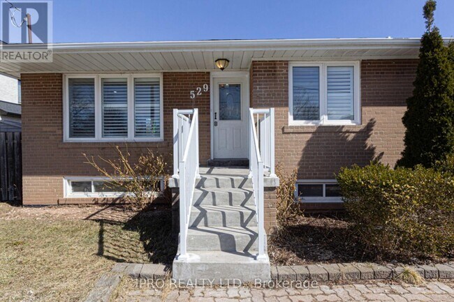 529 Trudale Ct in Oakville, ON - Building Photo - Building Photo