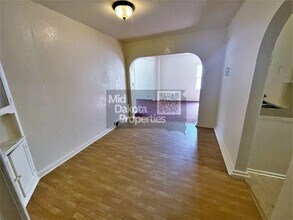 901 N Wisconsin St in Mitchell, SD - Building Photo - Building Photo