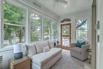 1 Live Oak Dr in Isle Of Palms, SC - Foto de edificio - Building Photo