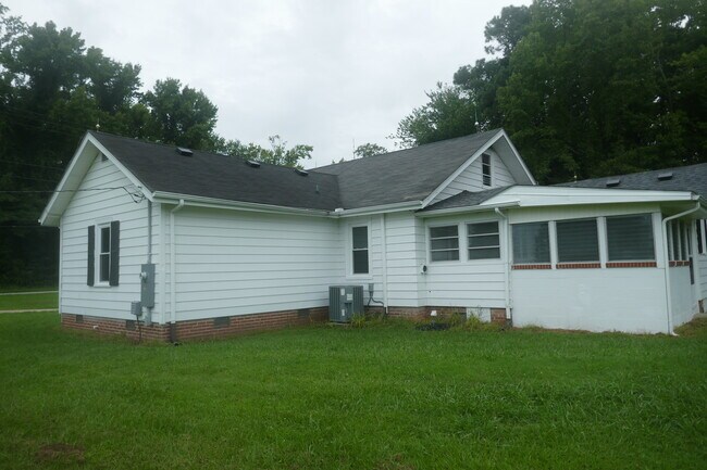 132 NC Hwy 343 N in Camden, NC - Building Photo - Building Photo