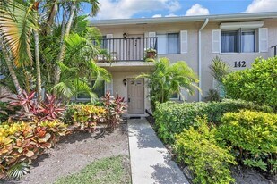142 Palm Dr in Naples, FL - Building Photo