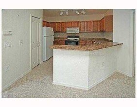 6119 Metrowest Blvd-Unit -Serenata in Orlando, FL - Building Photo - Building Photo