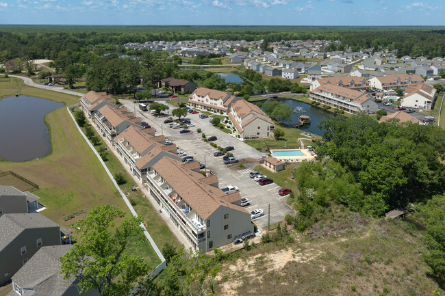 Fairwood Lakes - Island Green in Myrtle Beach, SC - Building Photo - Building Photo