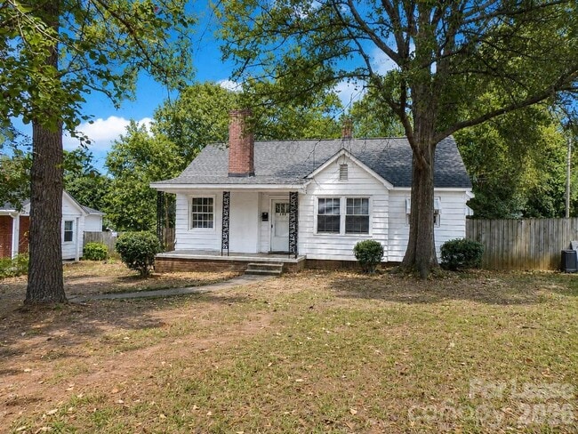 property at 2733 Parkway Ave