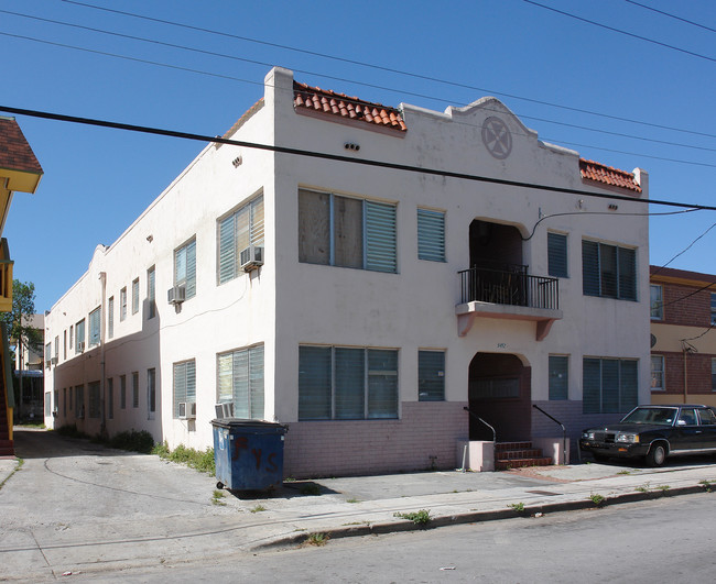 1452 NW 3rd St in Miami, FL - Foto de edificio - Building Photo