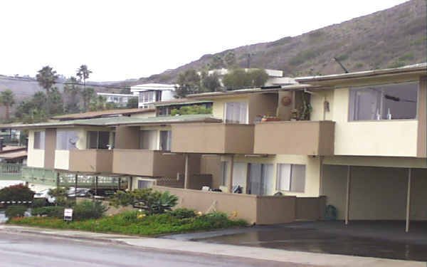 11887 Ellice St in Malibu, CA - Building Photo