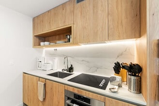 11 NE 6th St, Unit SI FL27-ID1492755P in Miami, FL - Foto de edificio - Building Photo