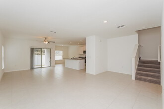 7333 Spring Snowflake Ave in Tampa, FL - Building Photo - Building Photo