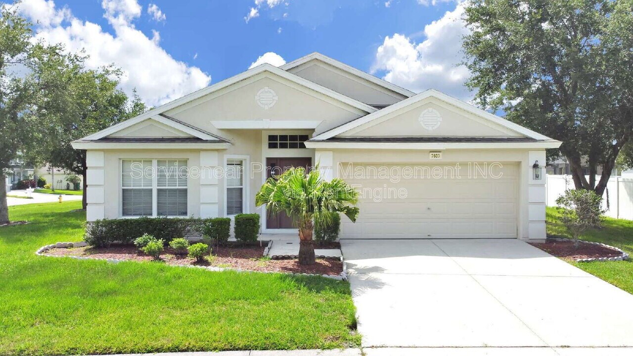 7603 Crescent Palm Dr in Wesley Chapel, FL - Building Photo