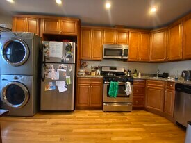 11 Leverett St, Unit 3 in Brookline, MA - Building Photo