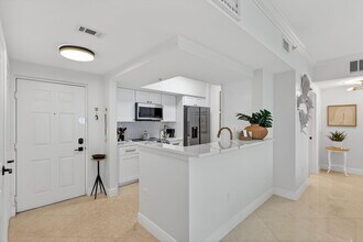 675 NW Flagler Ave in Stuart, FL - Building Photo - Building Photo