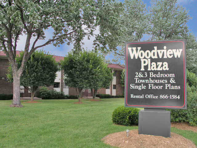 680 - WOODVIEW PLAZA photo'