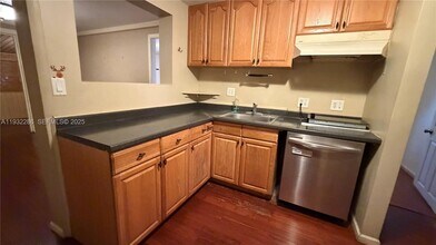 329 NE 58th St-Unit -0 in Miami, FL - Building Photo - Building Photo