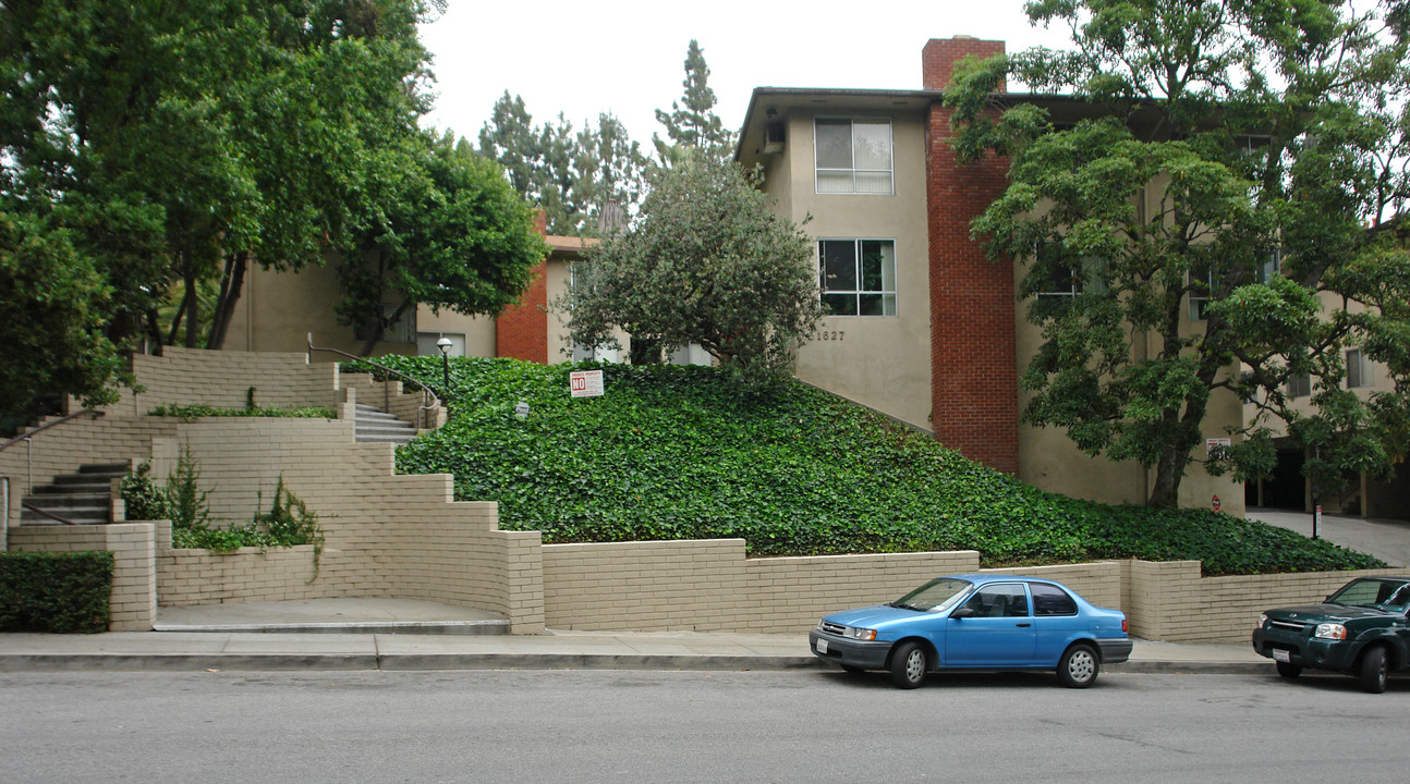 Amberwood Apartments in South Pasadena, CA - Building Photo