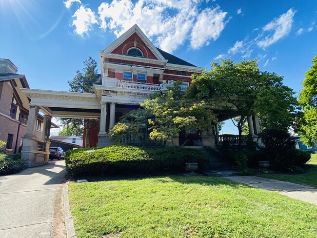 626 Caldwell St, Unit Apt 4 in Piqua, OH - Foto de edificio - Building Photo