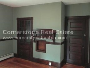 16 Fisher Ave in Boston, MA - Building Photo - Building Photo