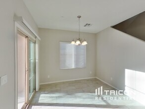 7600 Tiffany Lamp Ct in Las Vegas, NV - Building Photo - Building Photo