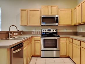 658 Southland Ln in Orange Park, FL - Foto de edificio - Building Photo