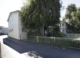 11050 Moorpark St Apartments