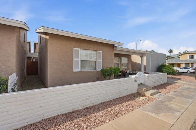 2929 E Broadway Rd in Mesa, AZ - Foto de edificio - Building Photo