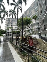 20400 W Country Club Dr in Aventura, FL - Building Photo - Building Photo
