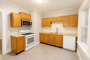 580 Potomac Ave in Buffalo, NY - Building Photo