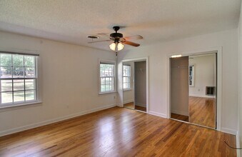 487 S Center St in Collierville, TN - Building Photo - Building Photo