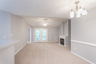 Lakeshore Grande in Fayetteville, NC - Foto de edificio - Interior Photo