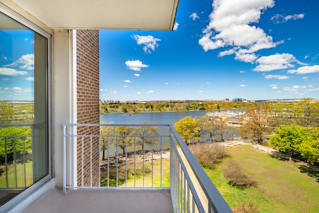 property at 1425 4th St SW