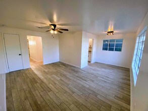 242 S Olive in Mesa, AZ - Building Photo - Building Photo