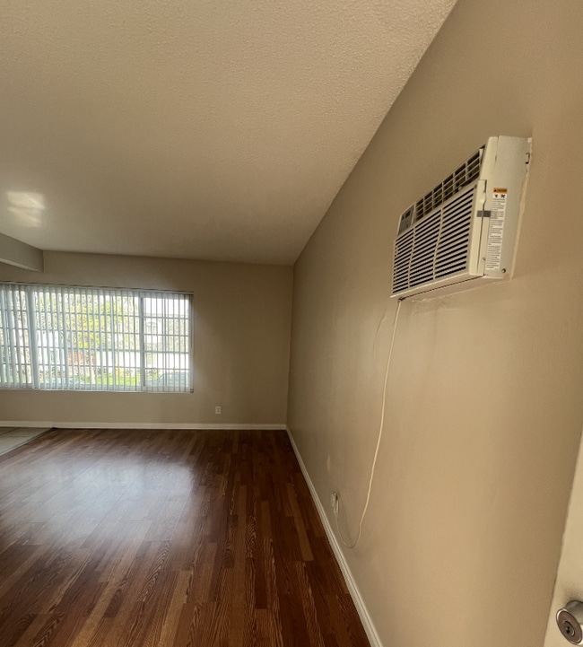 10932 Palma Vista Ave, Unit 4 in Garden Grove, CA - Building Photo - Building Photo