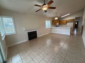 5321 Lake Pleasant Dr in Elk Grove, CA - Building Photo - Building Photo