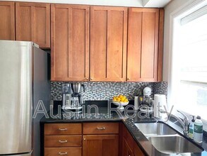 404 S Hanley Rd in Clayton, MO - Building Photo - Building Photo