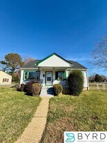 5305 Lochaven Ave in Richmond, VA - Building Photo