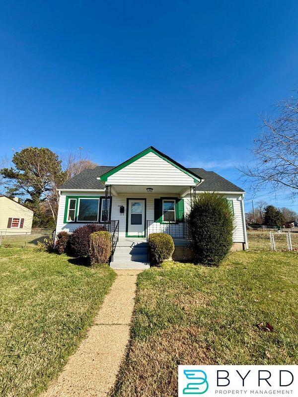 property at 5305 Lochaven Ave